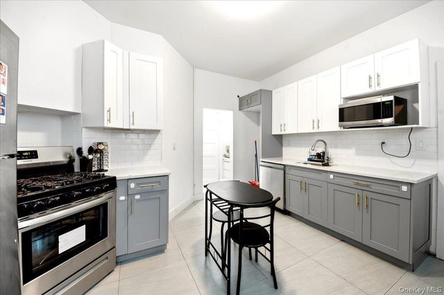 50 S 7th Avenue, Mount Vernon, NY 10550