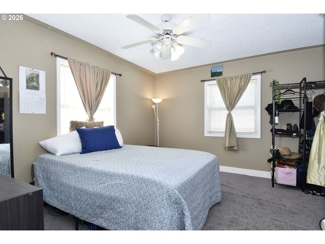414 W 20TH St, Vancouver, WA 98660