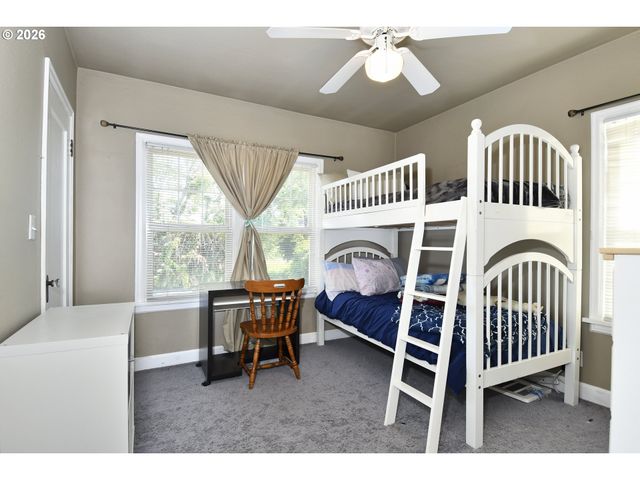 414 W 20TH St, Vancouver, WA 98660