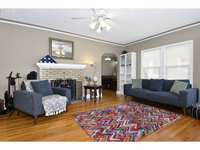 414 W 20TH St, Vancouver, WA 98660