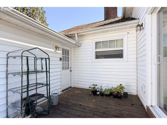 414 W 20TH St, Vancouver, WA 98660