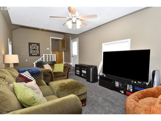 414 W 20TH St, Vancouver, WA 98660