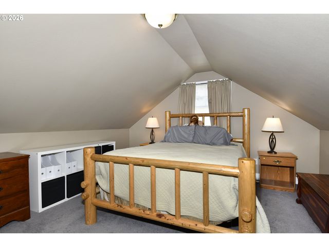 414 W 20TH St, Vancouver, WA 98660