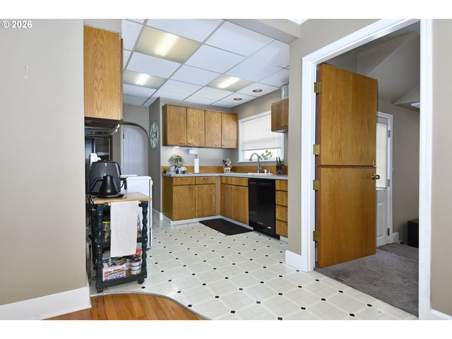 414 W 20TH St, Vancouver, WA 98660