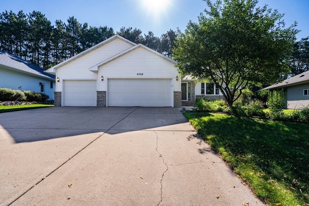 Image 2 of property listing at 4309 Pine Meadow Drive, Eau Claire, WI 54701