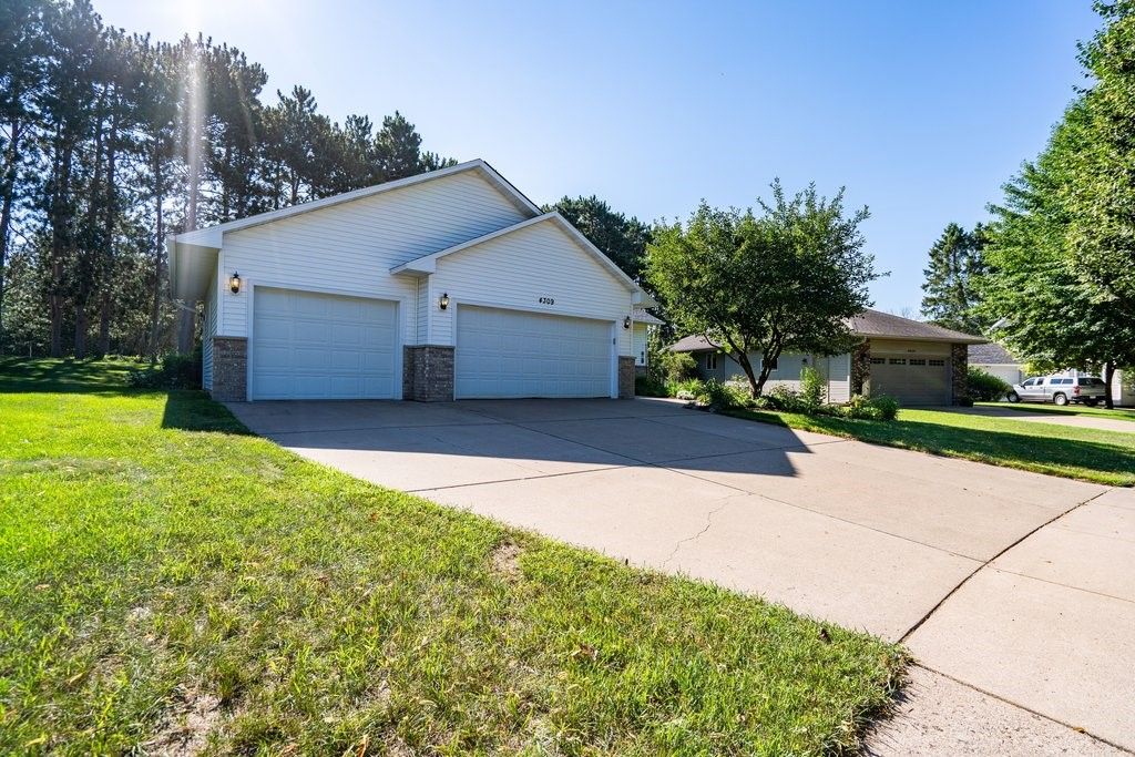 Image 3 of property listing at 4309 Pine Meadow Drive, Eau Claire, WI 54701