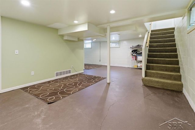 306 E Sugnet Road, Midland, MI 48642