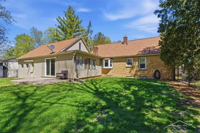 306 E Sugnet Road, Midland, MI 48642