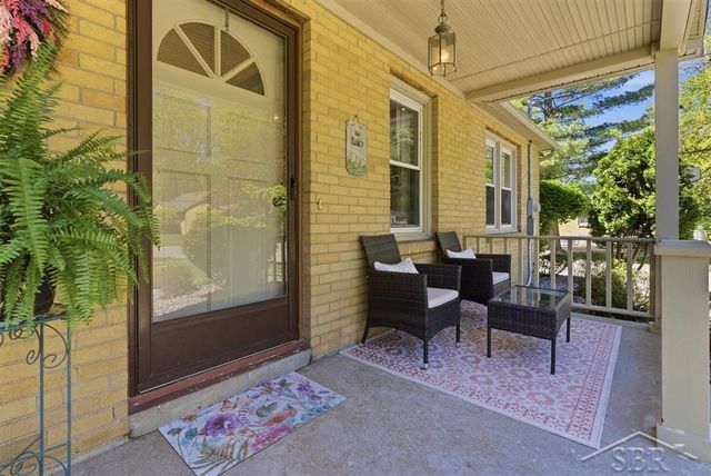 306 E Sugnet Road, Midland, MI 48642