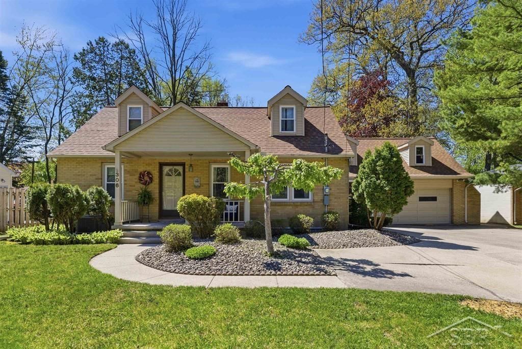 306 E Sugnet Road, Midland, MI 48642