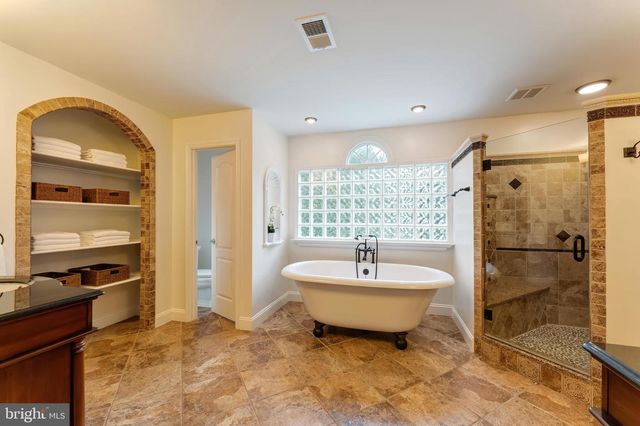 1296 NEWKIRK CT, Vienna, VA 22182