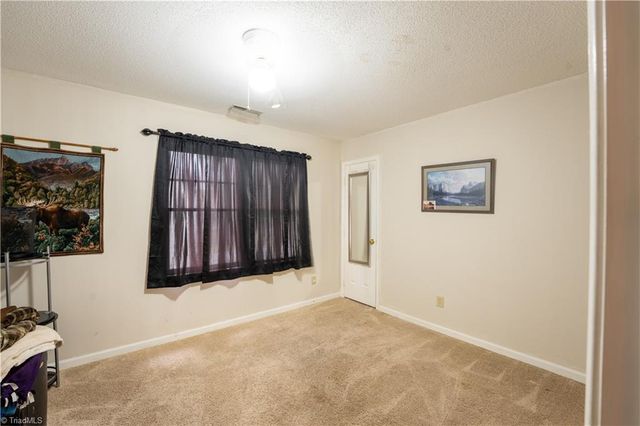 84 Park Village Lane, Greensboro, NC 27455