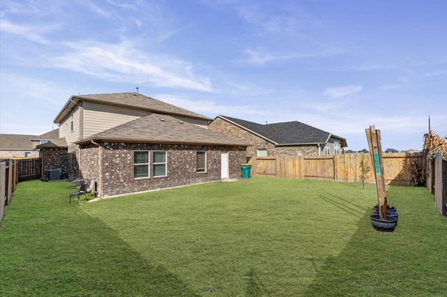 8814 Ruddy Duck Court, Baytown, TX 77521