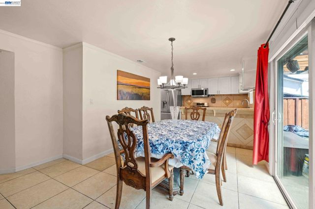 8591 Beverly Ln, Dublin, CA 94568