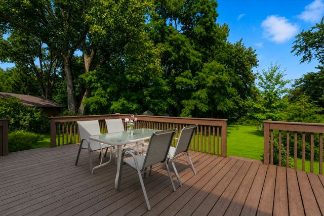 1814 Hazelwood Drive, Lindenhurst, IL 60046