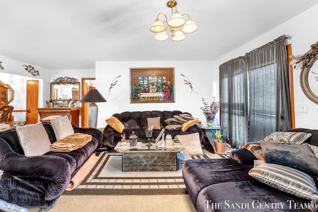 831 West Street, Muskegon, MI 49442