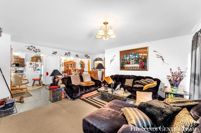 831 West Street, Muskegon, MI 49442