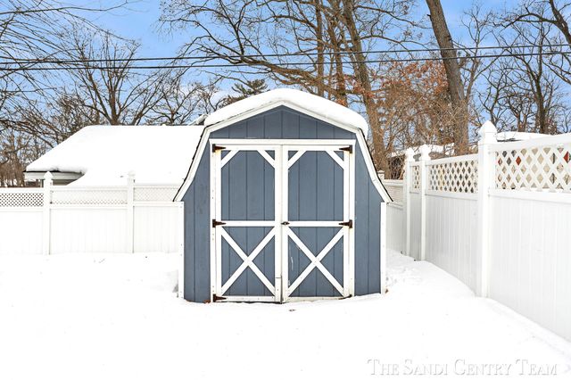 831 West Street, Muskegon, MI 49442