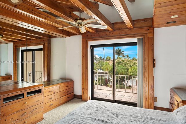 448 Poinciana Dr, Hallandale Beach, FL 33009