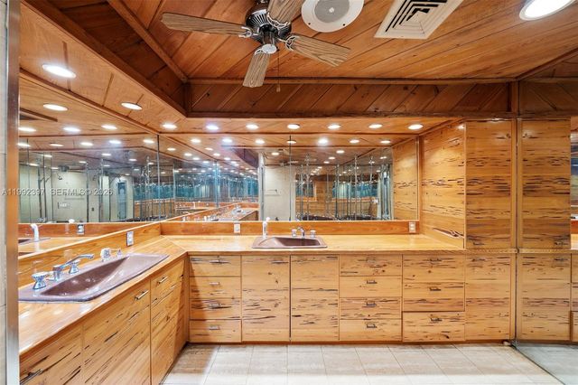 448 Poinciana Dr, Hallandale Beach, FL 33009