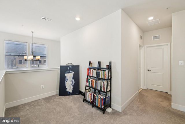 5660 LEWIS CARROLL DR, White Plains, MD 20695