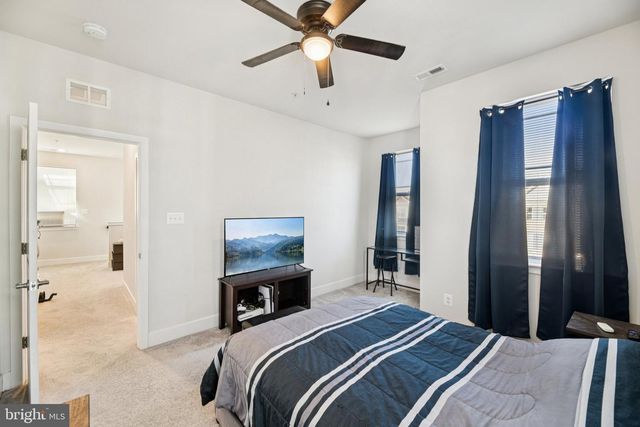 5660 LEWIS CARROLL DR, White Plains, MD 20695