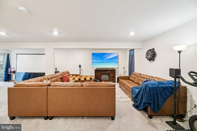 5660 LEWIS CARROLL DR, White Plains, MD 20695