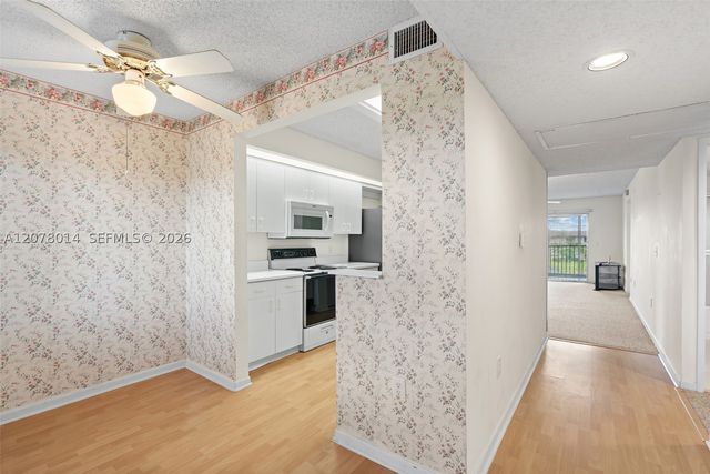 13705 SW 12th St 409B, Pembroke Pines, FL 33027