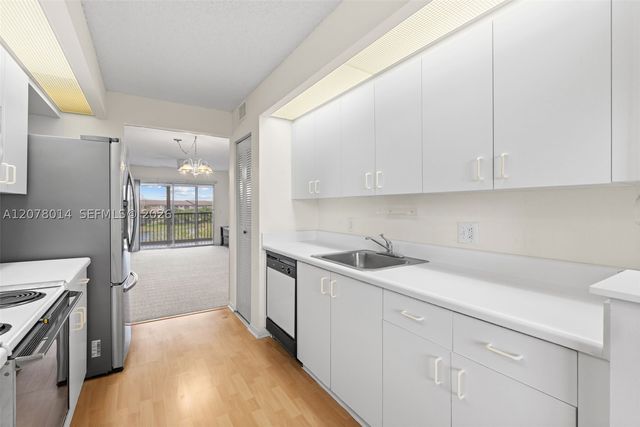 13705 SW 12th St 409B, Pembroke Pines, FL 33027
