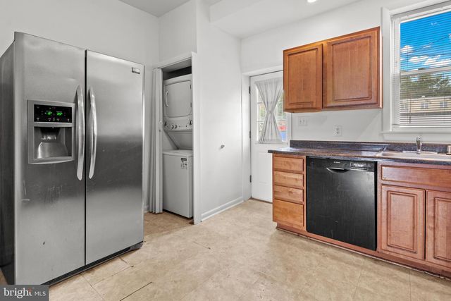 3915 FALLS RD, Baltimore, MD 21211