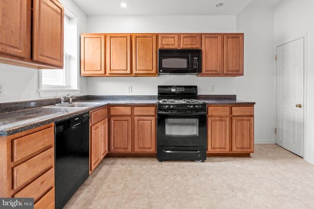 3915 FALLS RD, Baltimore, MD 21211