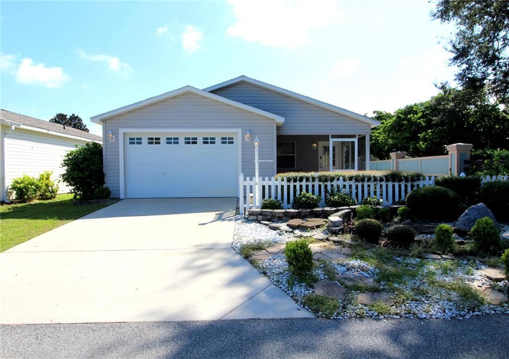985 YORK TERRACE, The Villages, FL 32162