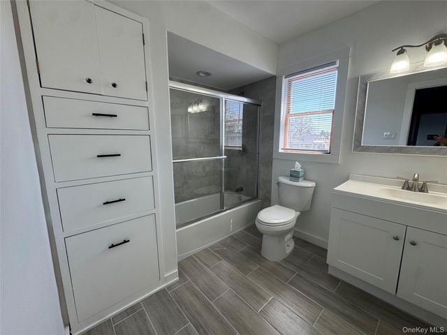 70 Burlington Avenue, Deer Park, NY 11729