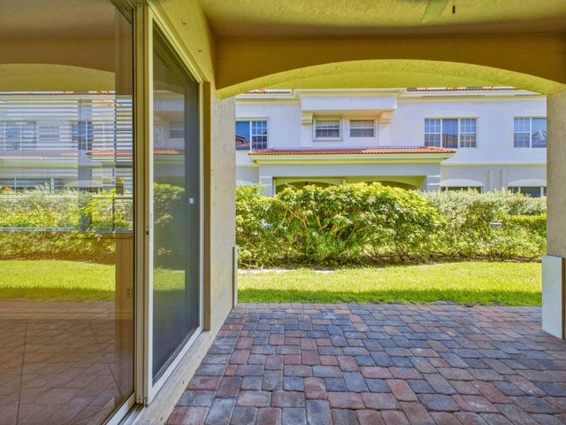 119 Lancaster Road, Boynton Beach, FL 33426