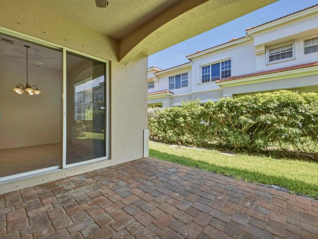 119 Lancaster Road, Boynton Beach, FL 33426