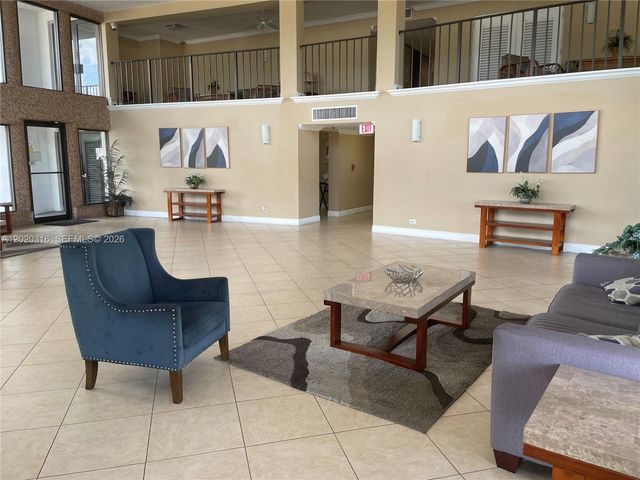 9235 SW 8th St 209, Boca Raton, FL 33428