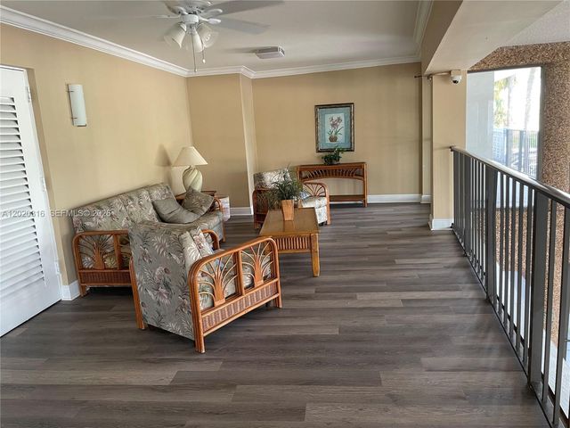 9235 SW 8th St 209, Boca Raton, FL 33428