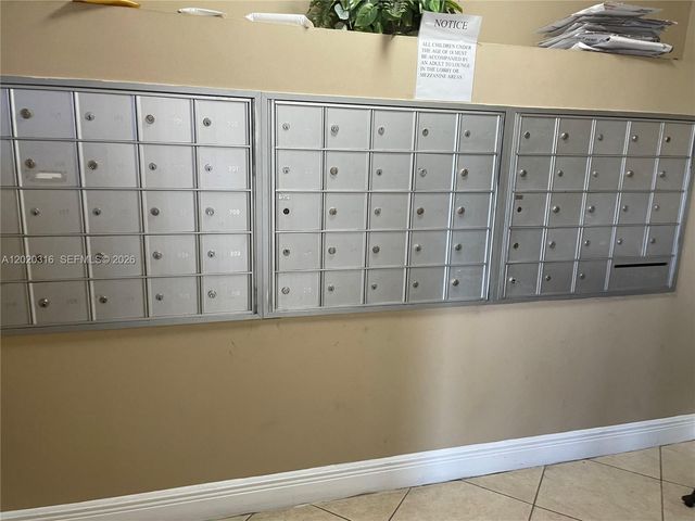 9235 SW 8th St 209, Boca Raton, FL 33428
