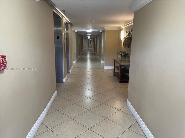 9235 SW 8th St 209, Boca Raton, FL 33428