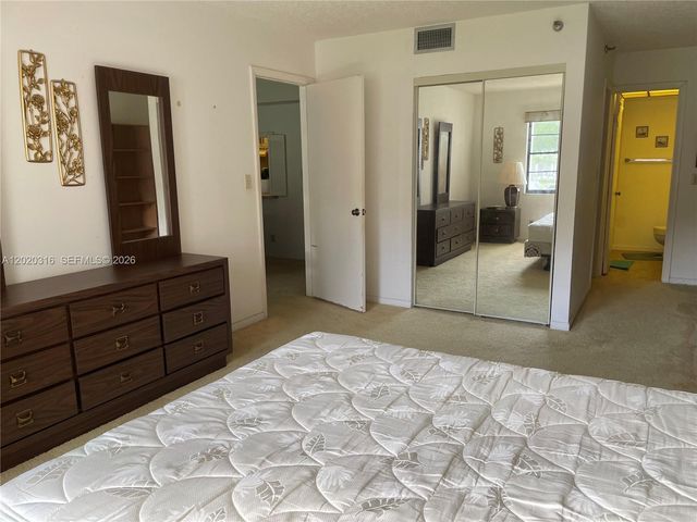 9235 SW 8th St 209, Boca Raton, FL 33428