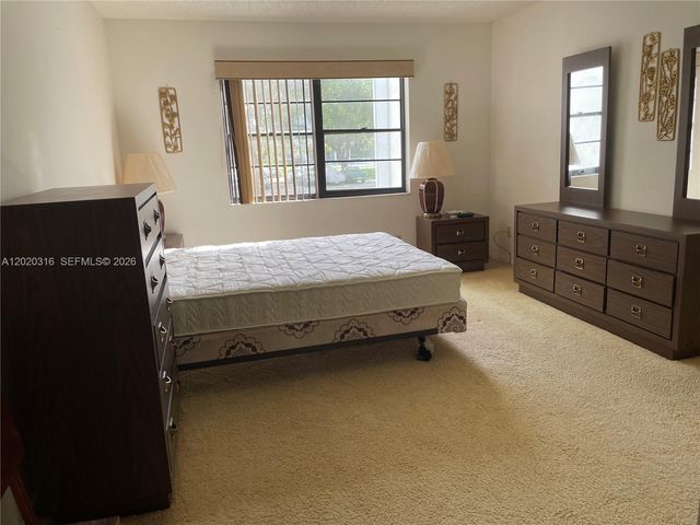 9235 SW 8th St 209, Boca Raton, FL 33428