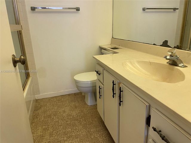 9235 SW 8th St 209, Boca Raton, FL 33428
