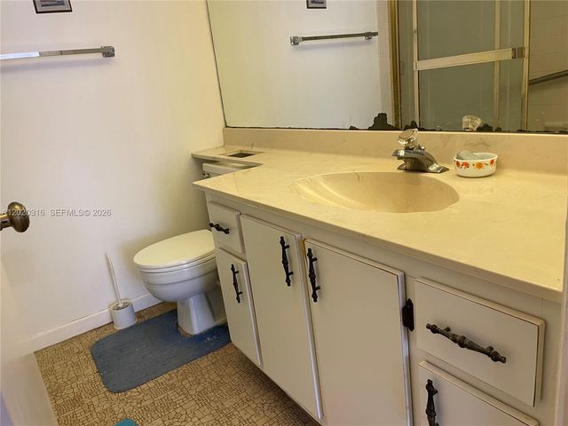 9235 SW 8th St 209, Boca Raton, FL 33428