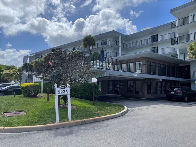 9235 SW 8th St 209, Boca Raton, FL 33428