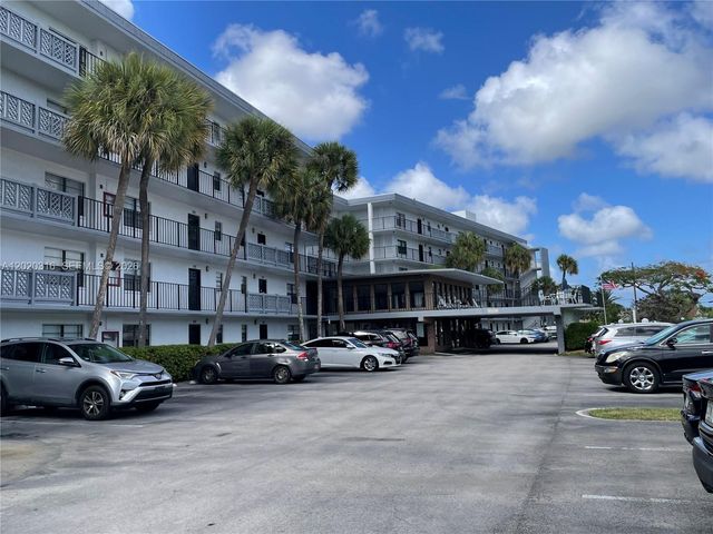9235 SW 8th St 209, Boca Raton, FL 33428