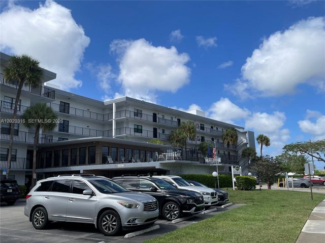 9235 SW 8th St 209, Boca Raton, FL 33428