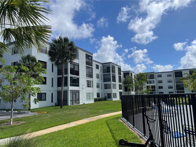 9235 SW 8th St 209, Boca Raton, FL 33428