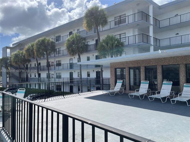 9235 SW 8th St 209, Boca Raton, FL 33428