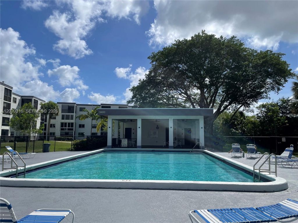 9235 SW 8th St 209, Boca Raton, FL 33428