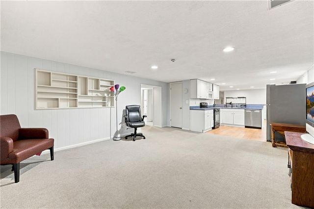 5207 Spring Avenue, Kansas City, MO 64133